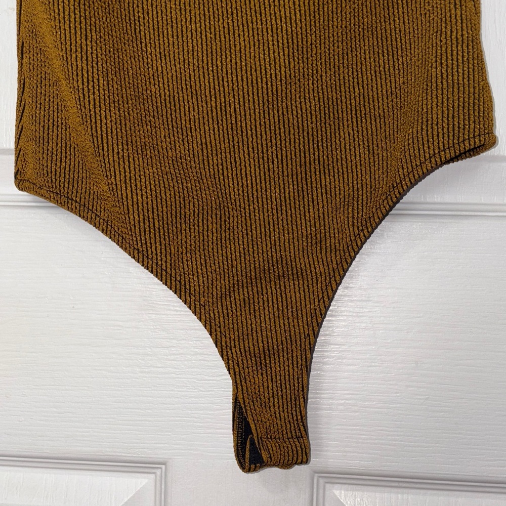 DYNAMITE Ribbed One Shoulder Bodysuit 🤎 - Picture 4 of 7